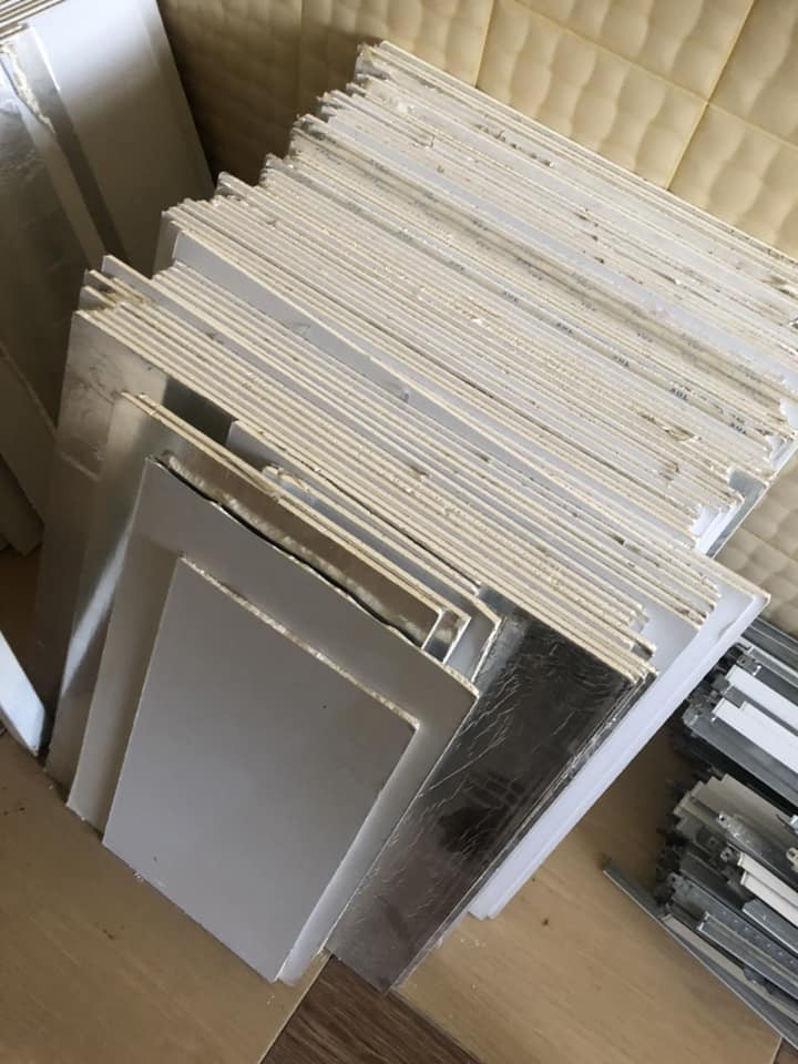 ژوورێکی کامل سەقف سپی 
***********
