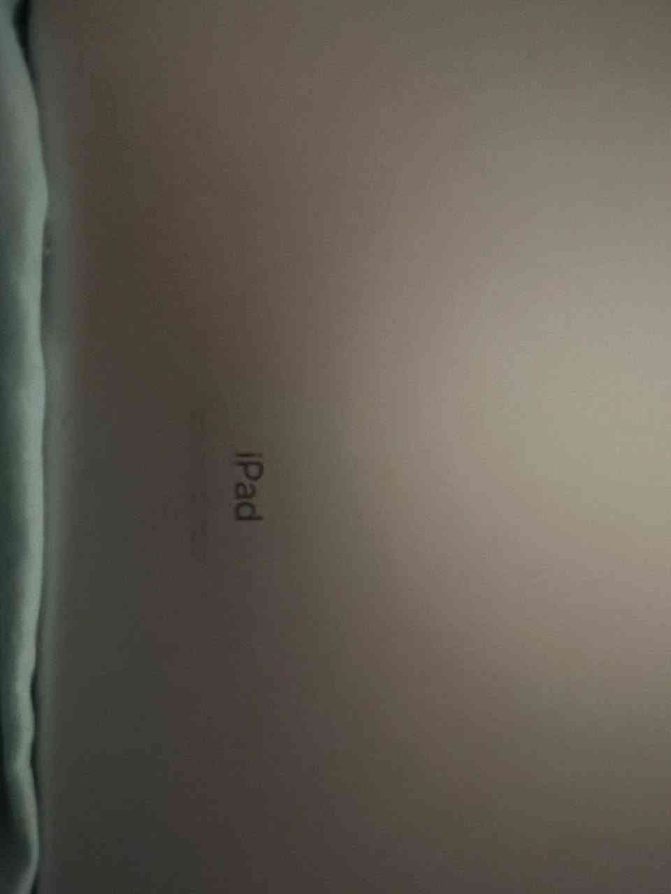 سلام عليكم ايباد 9 للبيع ذاكره 64 فول نضافه السعر 300 ألف العنوان بغداد للتواصل ***********
