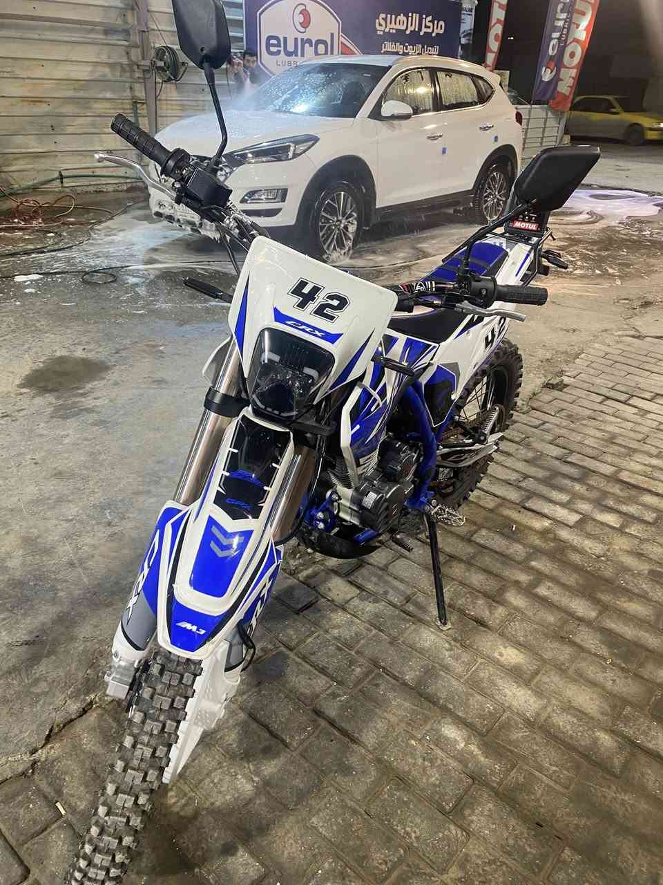 السلام عليكم دراجه قفاز البيع CRX 300ccمديل 26صار شهرين من نازله دراجه كفاله *********** السعر خاص.         الزعفرانيه
