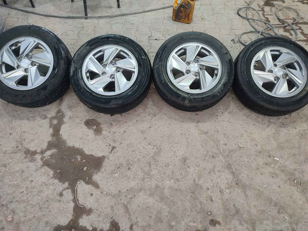 السلام عليكم
ويل كب حجم 195/65/15 هونداي انتاج 2024 ابو الختم + تخم تاير زوج بزوج نضافه , 90٪ السعر 300 مكاني النجف مكتب الرشيد 
***********
