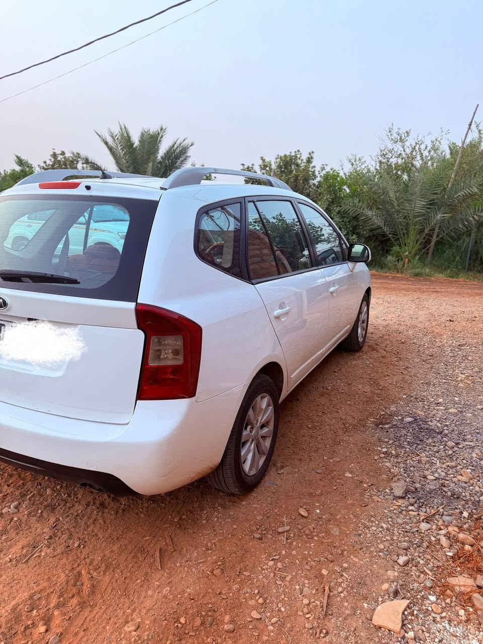 السلام عليكم 
للبيع  او مراوس كيا كارينز (٢٠١٢)  (٧)راكب مكانها ديالى ورقم السيارة بغداد السيارة جاهزة مجهزة كير محرك تايرات صدر امامي خلفي كامل كله جديد ماشية (١٥٠ )الف كم بيها صبغ بسبب شخط بين البابين الصدر واللي ورا فقط عداها السيارة مكفولة السعر ١٢٥ وبيها مجال للشراي اتصل وتدلل ***********
