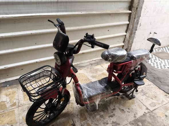 سلام عليكم
دراجة شحن حجم 20للبيع 
الدراجه نظيفه ومابيها نواقص 
اشاير لايت عالي ناصي 
هورن 
شاشه عداد ذكيه 
حساس سرقة
تشغيل عن بعد 
بطاريات مكفولة 
5بطاريات 16امبير
وبيها بعد هواي مواصفات 
رايدها ب300وبيها مجال 
مكان الدراجه بصره جمعيات 
علما انه مكلف بلنشر 
رقم راعيها ***********
