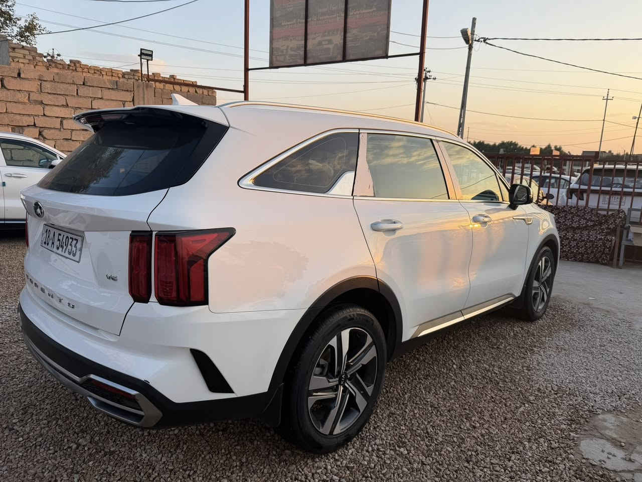 كيا سورنتوا خليجي  2021 مرقم بابل
السيارة فووول مواصفات قماره حديد 
كشنات كهرباء جلد جوزي شاشه وتحكمات 
وكاميرا و 6 سلندر 
السيارة كفاله عامه من الصبغ 
ماشية :- 98 الف 

السعر :- 275 $ وبيه مجال بسيط 
مكان السيارة :- كربلاء طويريج 

للاستفسار :- ***********
