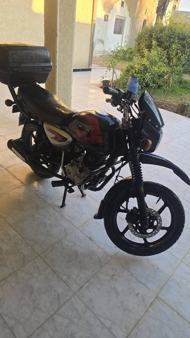 سلام عليكم دراجه بوكسر أوراق سحب  نضيفه كلش ما اشتغل بيهه دلفري اروح بيهه الدوام ورجع مكاني بغداد السعر مليون وميه ***********
