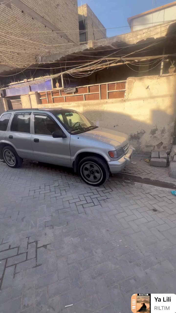 سبورتج موديل 1997 للبيع
سيارة نظيفة جداً وممشاها 95 الف 
كلشي موضح بالفديو كفالة كير ومكينة 
كهربائيات جاهزة تخم تاير جديد 

اتصل وتدلل : ‭0773 721 3101‬
مكان السياره : بغداد -مدينة الصدر
