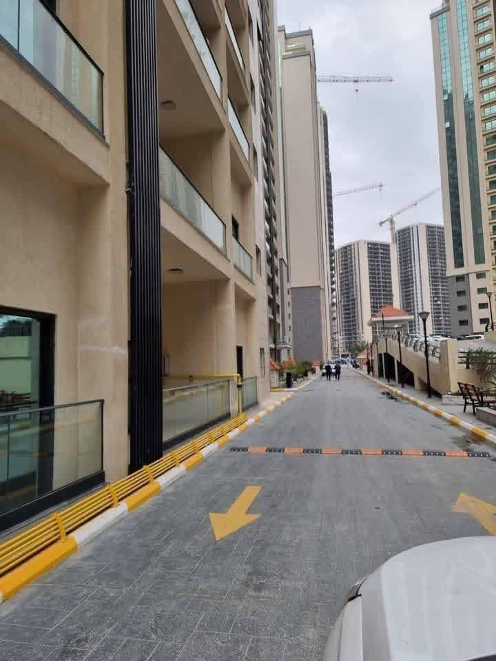🛑 فرصة مميزة للبيع بسعر مناسب داخل مجمع رويال سيتي الملكي ✨

شقة أنيقة وواسعة للبيع بموقع راقٍ ومميز داخل مجمع رويال سيتي الملكي.

🔹 المساحة: 198 م² – مساحة كبيرة ومريحة
🔹 الطابق: السابع – هدوء تام وإطلالة جميلة
🔹 الإطلالة: مفتوحة على منطقة المنصور 🌆

✨ تفاصيل الشقة:

* 3 غرف نوم
* صالة واسعة
* مطبخ عملي
* بالكونة
* غرفة لاندري

✅ جاهزة للسكن الفوري
✅ إضاءة طبيعية وتهوية ممتازة
✅ مناسبة للسكن العائلي أو كاستثمار مميز

📞 للاستفسار والتواصل: ***********

🏡 سكن يجمع بين الراحة والفخامة في موقع استراتيجي هادئ
