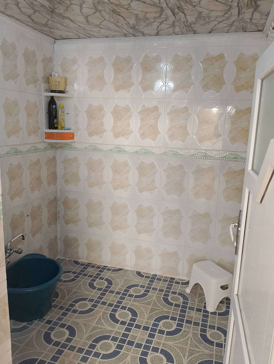 بيت ملك  للبيع طابقين  مساحه 100متر
الطابق الاول غرفتين 
ومطبخ وصحيات والطابق الثاني غرفتين 
الموقع حي الابار مقابل ثانوية ام سلمه للبنات وابتدائية حمزه 
السعر 87 وبيها مجال الرقم ***********
