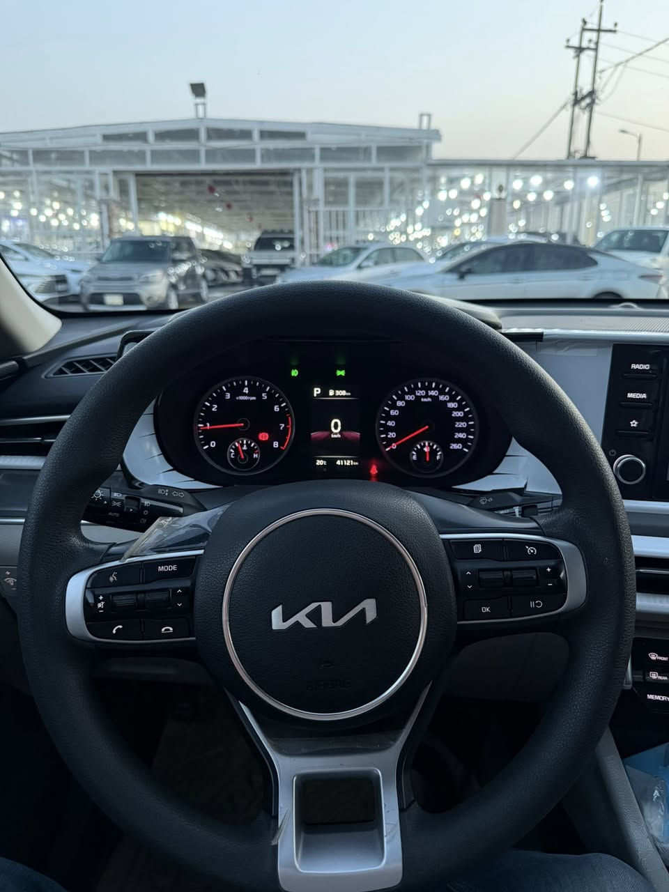 اوبتيما k5 2023 
خليجي مكفوله كفاله عامه من كلشي 
مكينه القديم حجم  2000
ماشيه 41
فووووول مواصفات عدا قماره حديد مو بنراما 
مكان السياره واسط الكوت 
السعر 218 مال بيع 
للاستفسار 
***********
