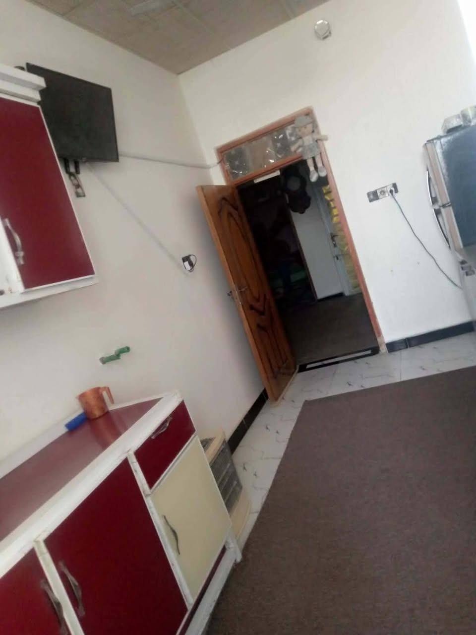 بيت للبيع قريه النصر المساحه ١٥٠ البيت نظيف السعر ٣٩ وبيه مجال والاثاث للبيع وياه متكون البيت من غرفة وصالة و مطبخ واستقبال ومنور داخلي بيه حمام ومطبخ حار
للاستفسار ***********
