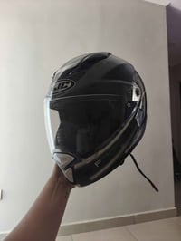 خوذة hjc f70  سعر الجديدة ويه الشحن يطلع 510الف رايدها ب250الف  الخوذة...