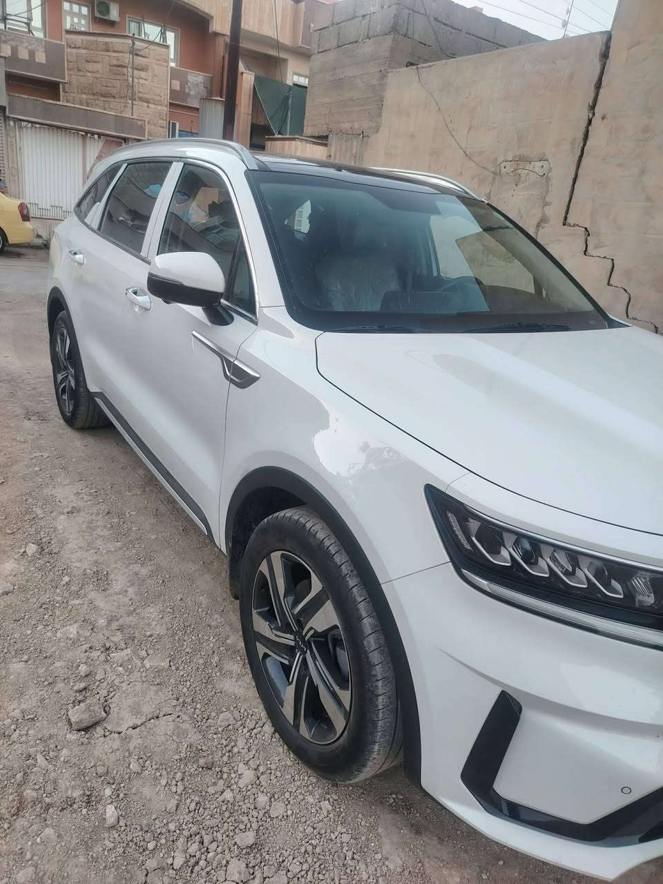 🚗 للبيع: كيا سورنتو 2023           رقم اربيل بسمي ماشيه 32الف
⚠️ حالة السيارة

• وارد خليجي ✅ 
• كفالة عامة بدون أضرار ✅
⚙️ المواصفات:
• سقف بانوراما
• كير ماوس
• كشنات تدفئة تبريد
• بصمة تشغيل
• تشغيل عن بعد
• تحكم ستيرن كامل
• 4كامرات جانبيه
• واير ليس 
• ثلاث قطع تبريد
• مقاعد كهربائية
• صندوق كهربائي
• 4انظمة قياده
• 5ويل كب
• عنوان السياره موصل 
• سعر 295
• رقم الموبايل ***********
