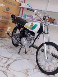 للبيع تعميره ٢٥ بعدها اول تبديله دهن شاصي ارشا الدراجه كلك سعرها ٧٠٠ و...