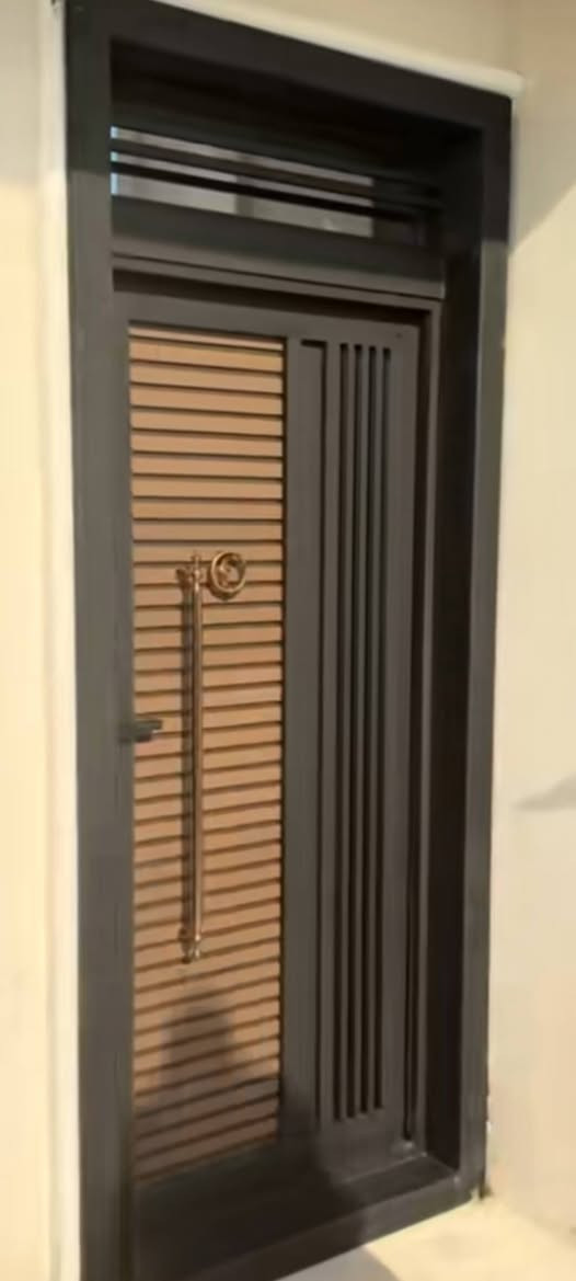 بيبان بديل الخشب نوعيه جيده جداً لدينا خدمة توصيل للمحافضه للاستفسار مراسلتي خاص ***********علي السالمي
