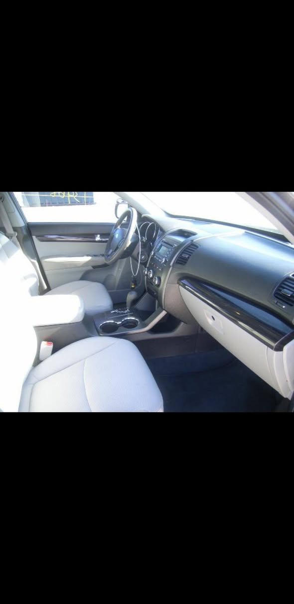 سورنتو للبيع موديل ٢٠١١ لون اسود ٤ سلندر رقم بغداد ماشية ٨٨ الف ميل ٧ راكب سنوية تنتهي بل٢٨
وارد امريكي بيها تبديل بنيد ودعامية ولايت ايمن بدون دواخل و لغود وبدون اي ايرباك طاك كلهن وضع بلادي
٨ ايرباكات وتحكم ستيرن ويل كب وحساس خلفي وكامرة خلفي وهيتر كشنات امامي ٧ راكب 
سعر ١٢٥ ورقة ماكو هيج سعر بس متوازي على بيعتها 
تعال شوف بعينك واقنع بيها 
مكان الغزالية وهذا رقمي ***********
