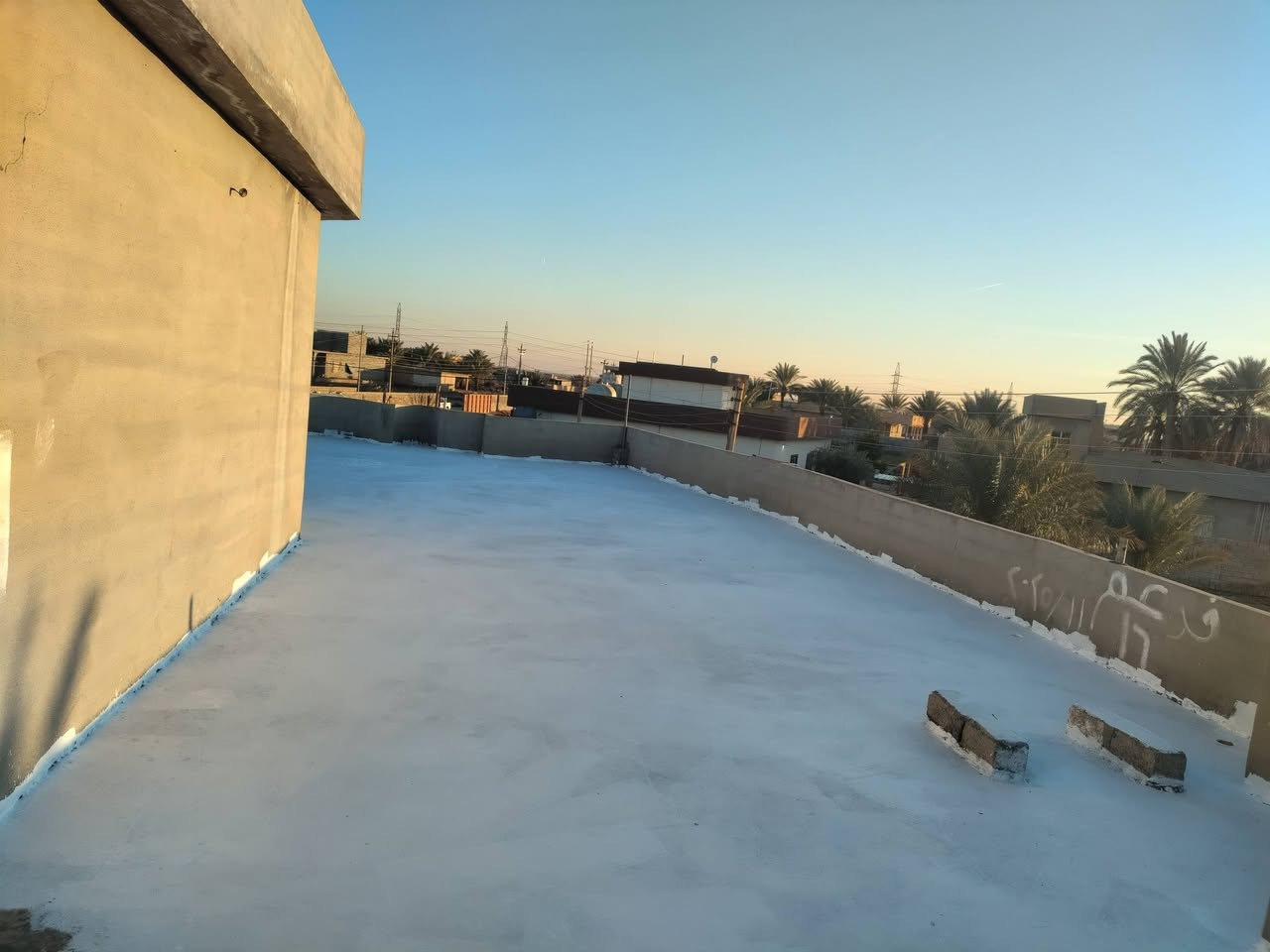 السلام عليكم يوجد كادر صبغ مانع رطوبة شغل درجة اولى بسعر مناسب اي استفسار اتصل على رقم ***********
