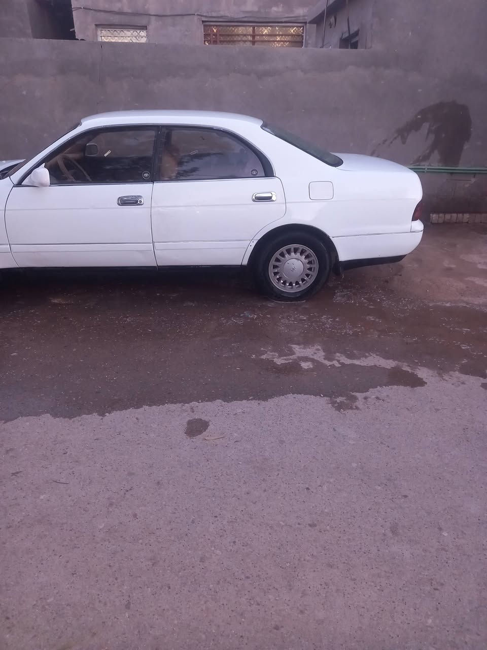 سلام عليكم   بطه كراون    للبيع   موديل ١٩٩١  

  مكينه جديد   رقم ديالى   سنويه صاقطه   

 سياره جاهزه  حلو مرتبه    سعر ٣٨  وبيه مجال  

        مكان بغداد النهروان    ***********
