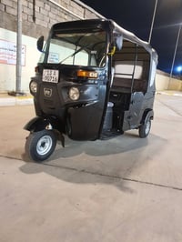 تكتك موديل 2022 كفاله عامه كشر ومكينه مرقم  جاهزه اتصال 07732003570