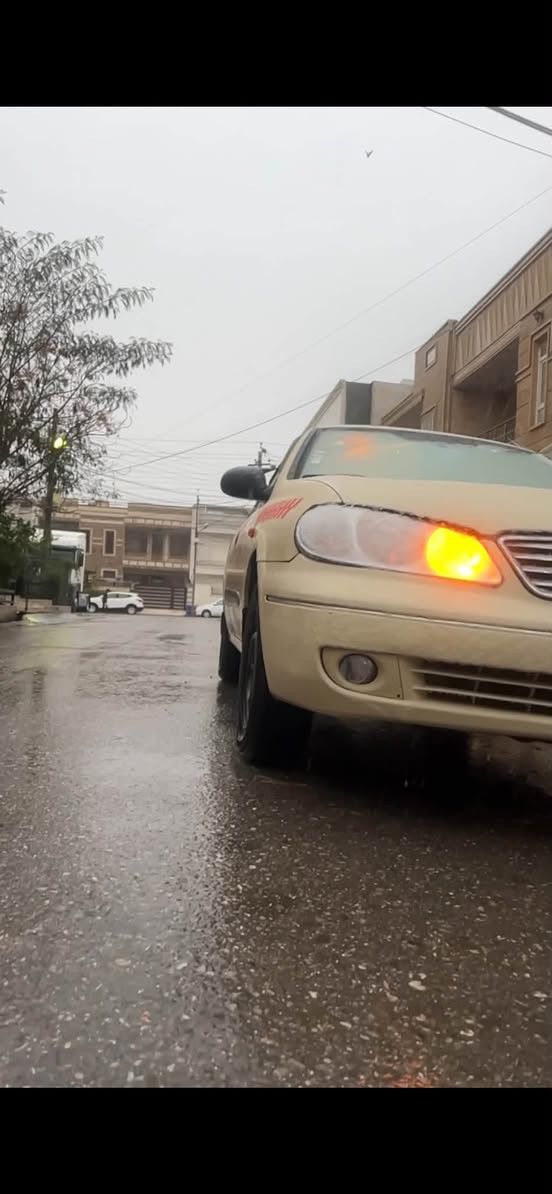 سڵاو رێز 
نیسان سەنی ٢٠٠٩ بیلاد زەرد ٤ پەرجە بۆیاخ 
گێر تۆماتیک و مەجینە گەورە بە شەرتی فیتەر
 هەزە نوێ سەنەوی یەک ساڵە بەسەر جووە 
بۆ زانیاری زیاتر ***********
