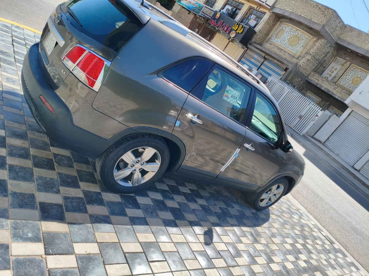 السلام عليكم
سورنتو موديل 2013 
وارد أمريكي حادثها جاملغ والبنيد جاملغ مبدل وبنيد نفسه مصلح فول مواصفات عدا الفتحه بصمه تحكمات كشن كهرباء شاشه جبيره كامره دواره يادات نيكل ويل كب محرك 4 سلندر تبريد ثلج السياره رقم بغداد بسمي مكاني بغداد صدر امامي خلفي تخم تاير محرك وكير مكفولات جاهزه السياره من كلشي وبالعافيه ع الياخذهه السعر 120 وبيه مجال لشراي يتصل مكاني بغداد ***********
