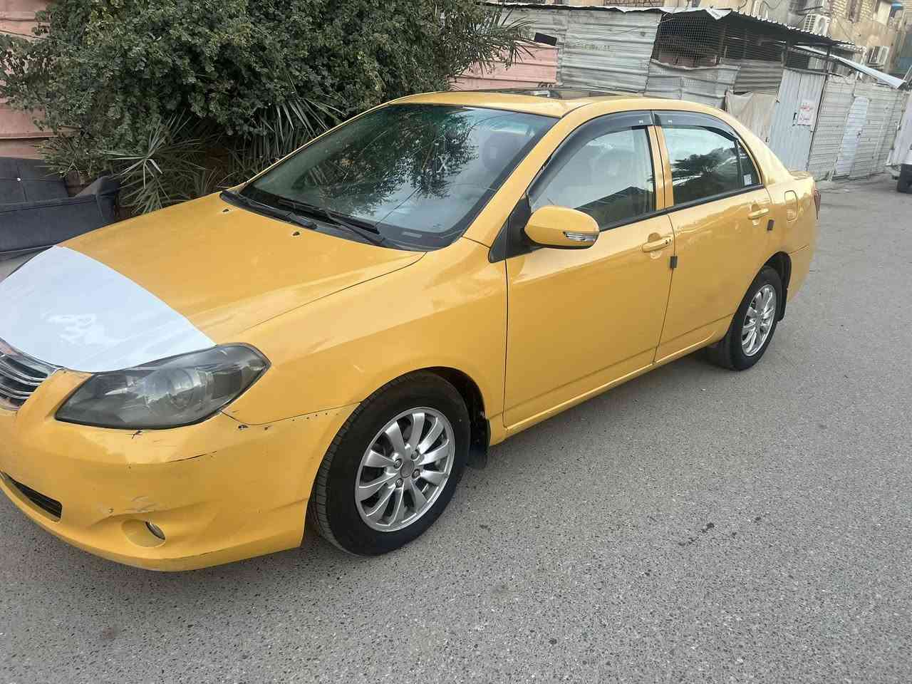 السلام عليكم بي واي دي ٢٠١٣ للبيع اوامراوس السياره جاهزه كيرومكينه مكفولات صدر جديد هيئه مصفره جاهزه من كلشي السعر ٤٥ وبيها مجال مكان بغداد الحريه للاتصال ***********
