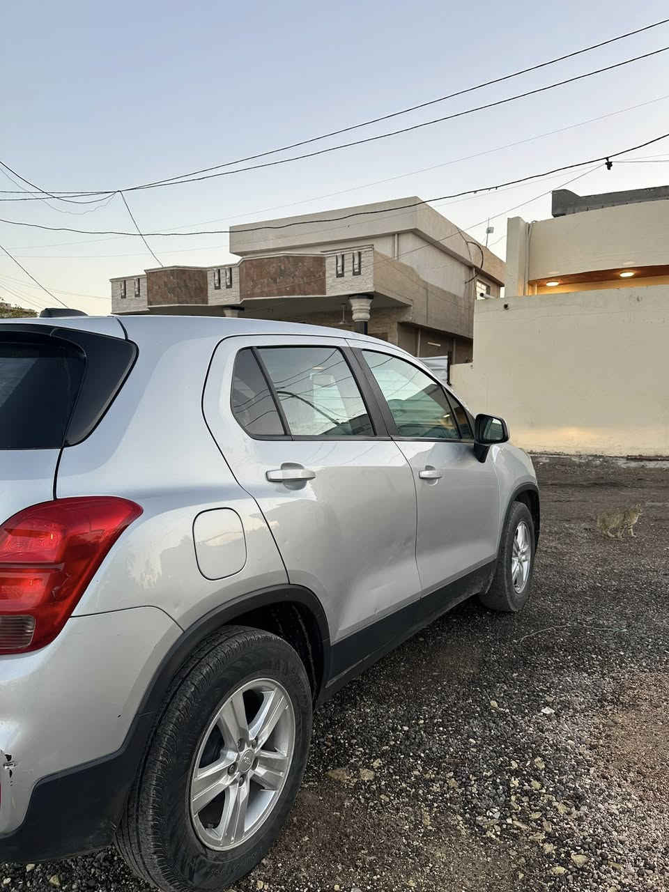 السلام عليكم للبيع شوفر  تراكس ٢٠٢٠ وارد أمريكي حادثه موضح بل صور  مكينه ١٤٠٠ تيربو ماشيه شي قليل مكان سياره بغداد كرخ رقم هاتف 
سعر ٩٠ $ وبيه مجال ( وتساب *********** ) رقم هاتف ( ***********)
