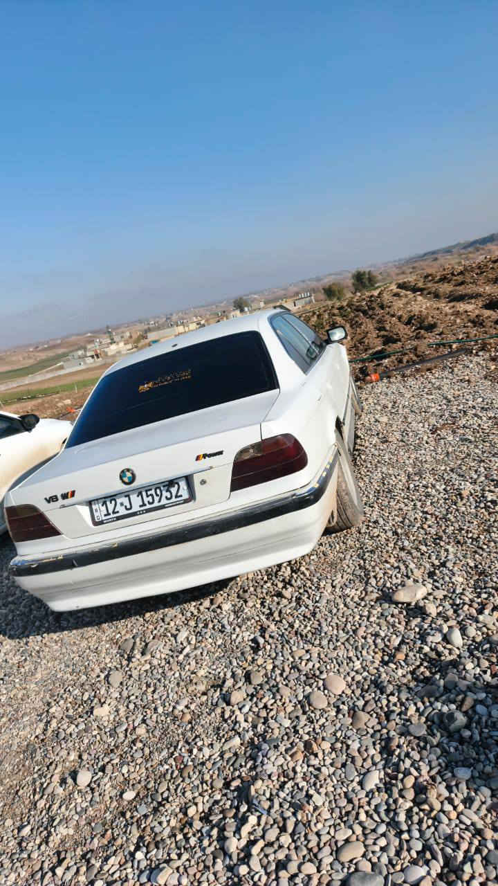 السلام عليكم سيارة كاسحة موديل 95 حجم 730محرك 8 سيارة مابيها صبغ فقط من جهة سايق جاملغ كير ومحرك بحالة جيدة طخم تاير نص عمر طخم جديد غرفة فقط ناقصها ترتيب سعر 50وبيها مجال سنوية باسمي شرط التحويل كابون ماستر😍***********
