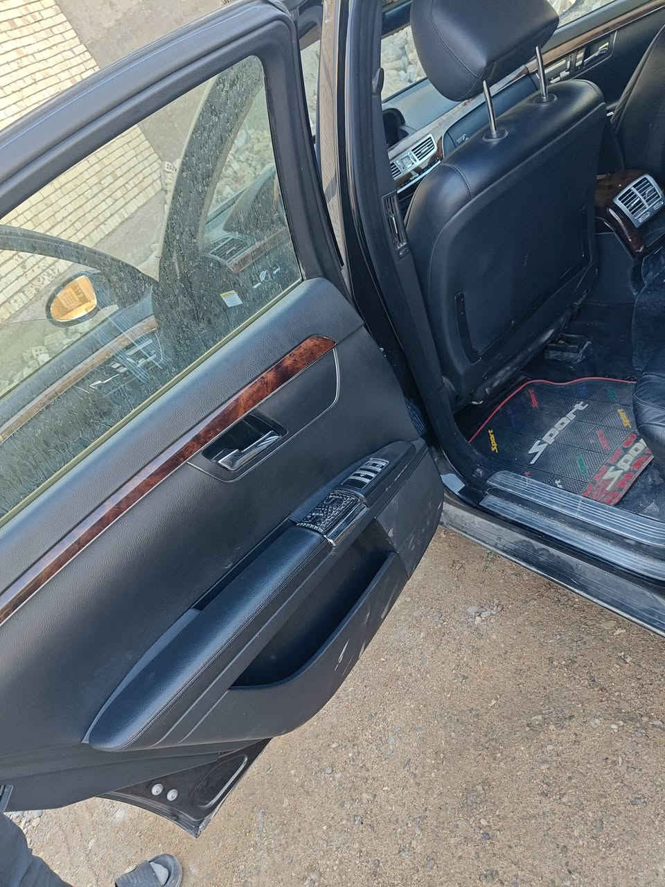 السلام عليكم مارسيديس اس 550 موديل 2009 ادوات فول مواصفات للخير ادوات مكفوله من الكص القنونيات والعشائر مكان بغداد ***********
