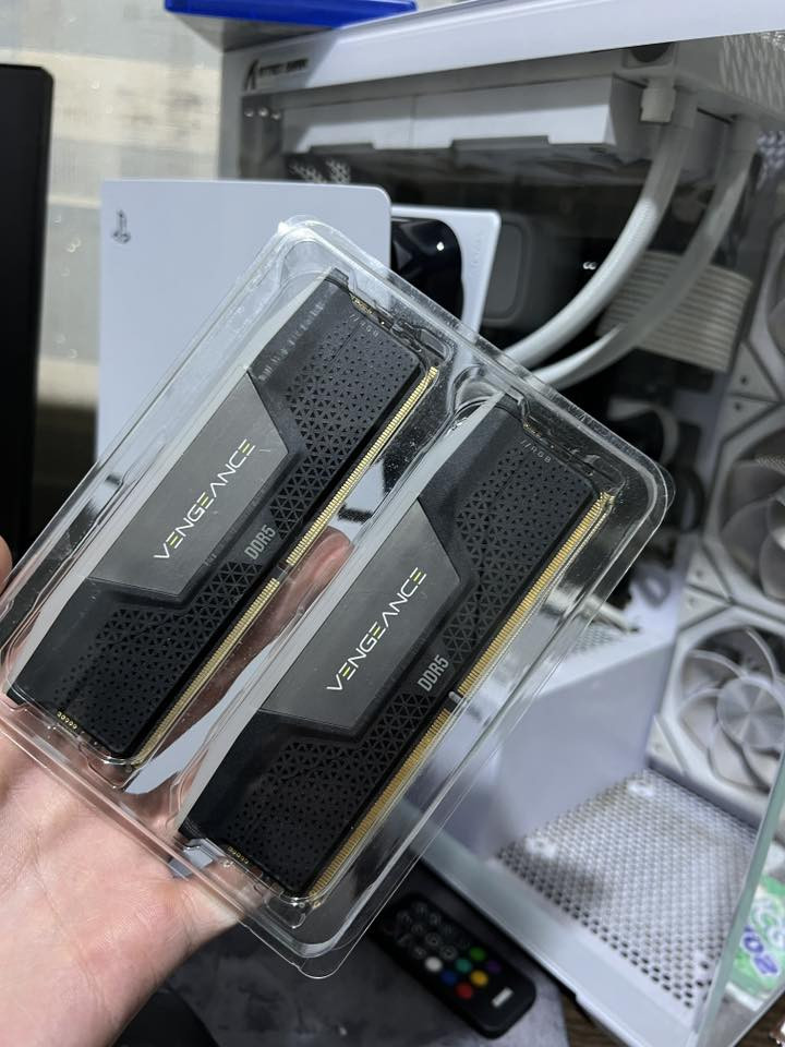 RAM 16*2 32GB 6000Mhz DDR5
Corsair Vengeance RGB 

425 الف وبيهم مجال مكاني بصرة
***********
