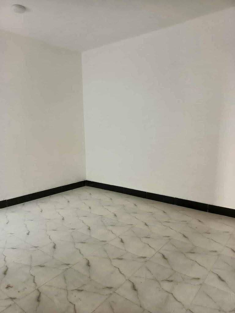 بيت  50 متر (كامل مفتاح ) 

#بيت_طابو_زراعي_سند25

بناء حديث. سعر 18 وبيه  مجال

غير مسكون

بناء ممتاز جدا 

 عنوان لبيت النجف 

#مقابل_قرية_الغدير_مباشر 
عمود 276 

يحتوي لبيت على+ غرفه نوم1+صاله +مطبخ +صحيات بلداخل +وصحيات بلخارج 

يوجد فيديو كامل للبيت
  أتصال // *********** ‏
واتساب // ***********
