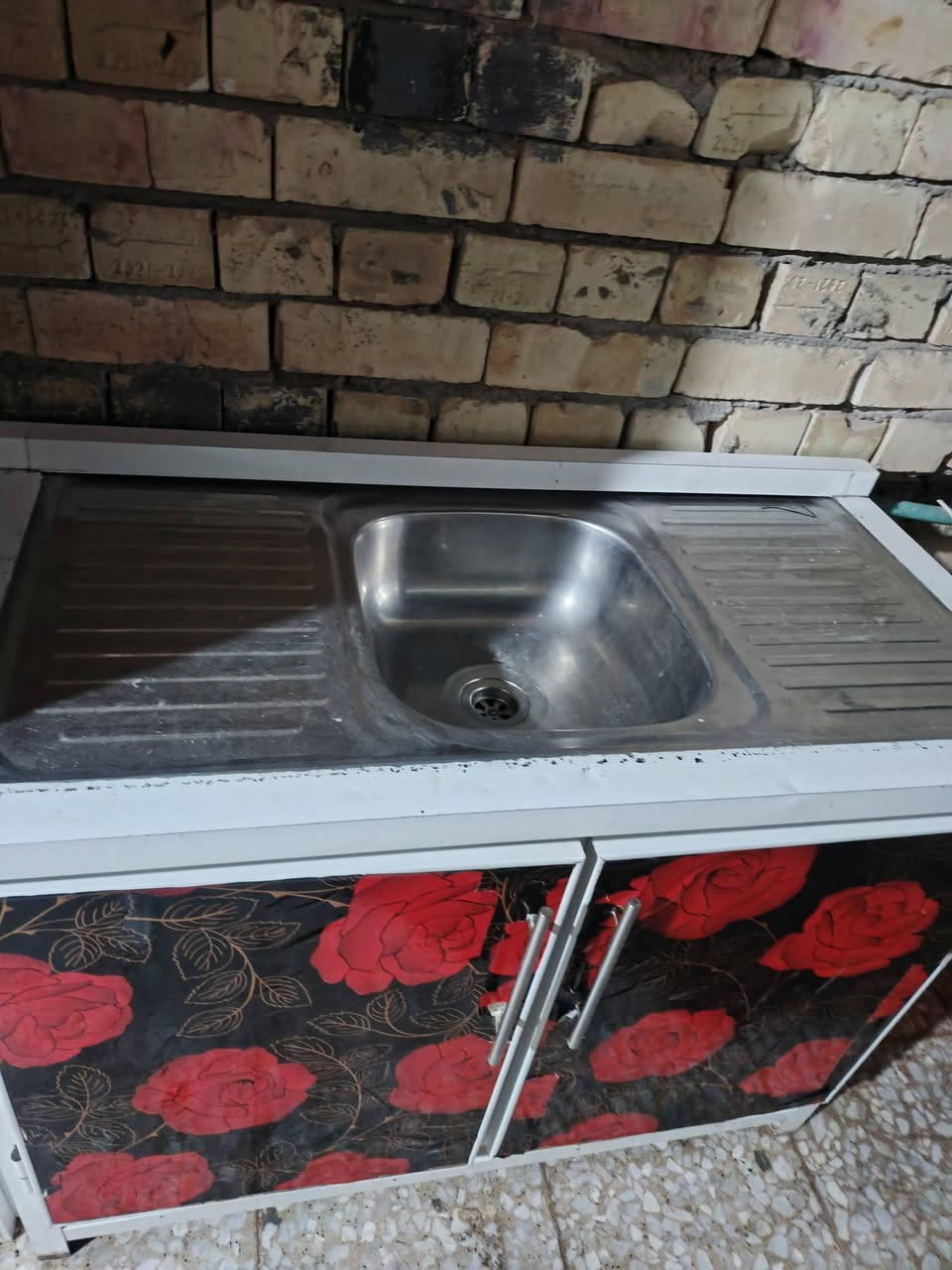 السلام عليكم كاونتر 3قطع ب١٥٠ مكاني سبع البور ***********
