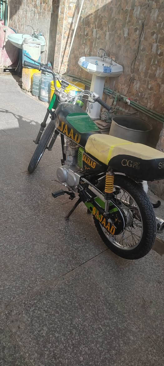 السلام عليكم
متاح دراجه شاصي ارشا 2015  (اوراق كاملة) تعمير 23 محرك شلامجة مامفتوح مكاني ناصرية مركز السعر ب500


**إذا كنت صاحب هذا الإعلان وتريد حذفه لأي سبب، رجاءا أرسل رسالة إلى الدعم الفني**