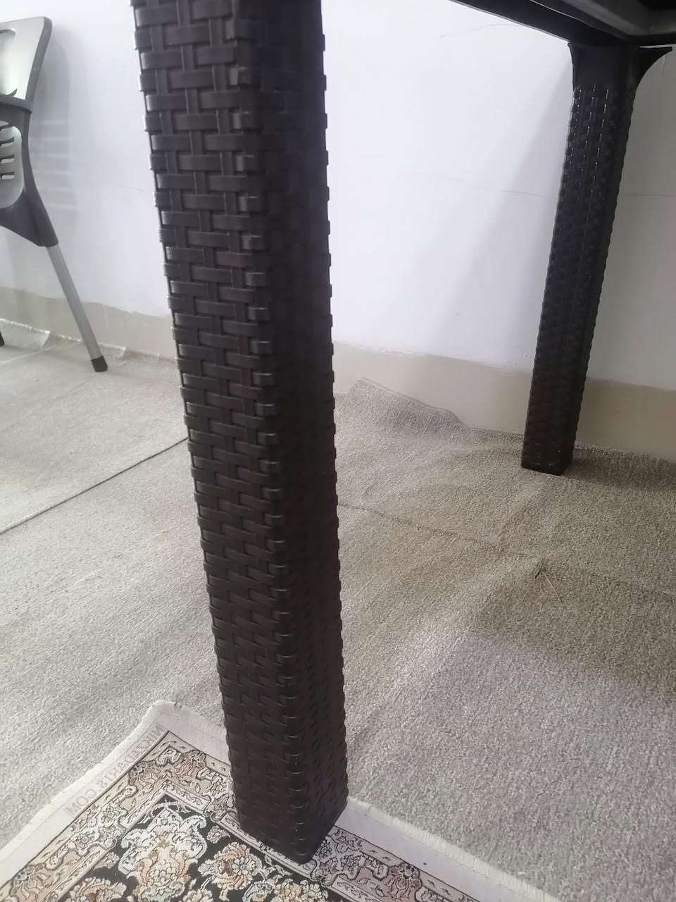 ميز طعام للبيع السعر 75 ألف مكاني كركوك رقم الهاتف :***********
