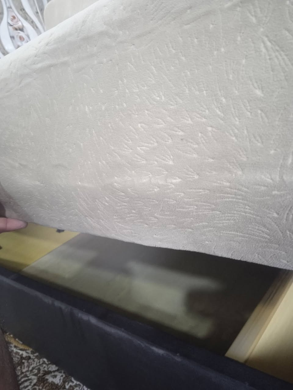 تخم عدد قنفات 2 كبير وقنفه 1 صغير وكراسي 2 للبيع حله بابل ***********
