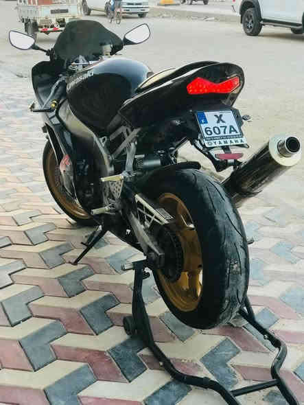 السلام عليكم
للبيع كاوساكي 
2004
مكينه 636
دراجة بلاديه وجديده
مكينه خرسه ومكفوله
نازلة من معرض عمار قرش 
مكانه ناصريه سعرها /38
شراي اتصل***********مامتواجد ع نت
