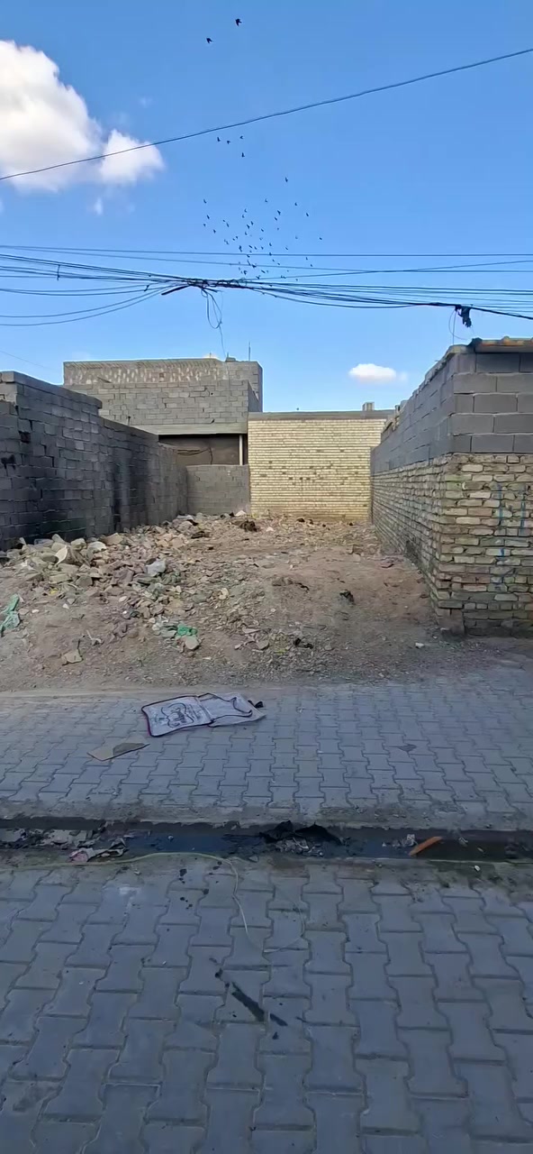 قطعة ارض للبيع الحميديه
قرب الصيطرا المساحه 97متر 
الوجه 6 ونص والنزال ١٥
السعر 15مليون 
للستفسار اتصل***********
