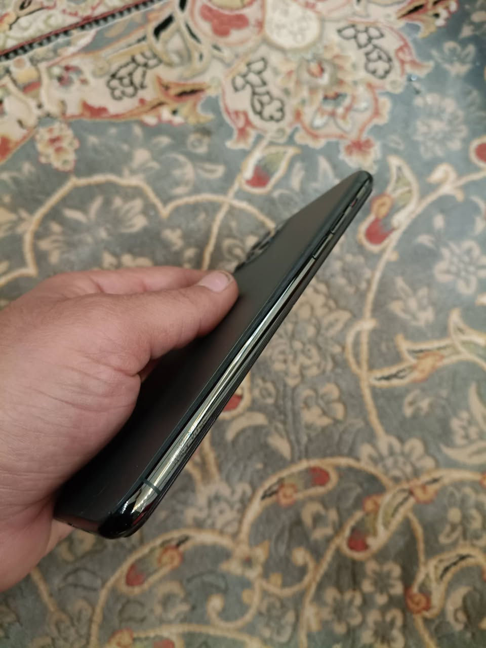 ايفون 11 برو ماكس ذ64 ب 77 وفطر بالكلاس فوك مماثر مكفول من الفتح السعر 200 وبي مجال جدا بسيط 
مكاني بغداد الشعب 
***********
