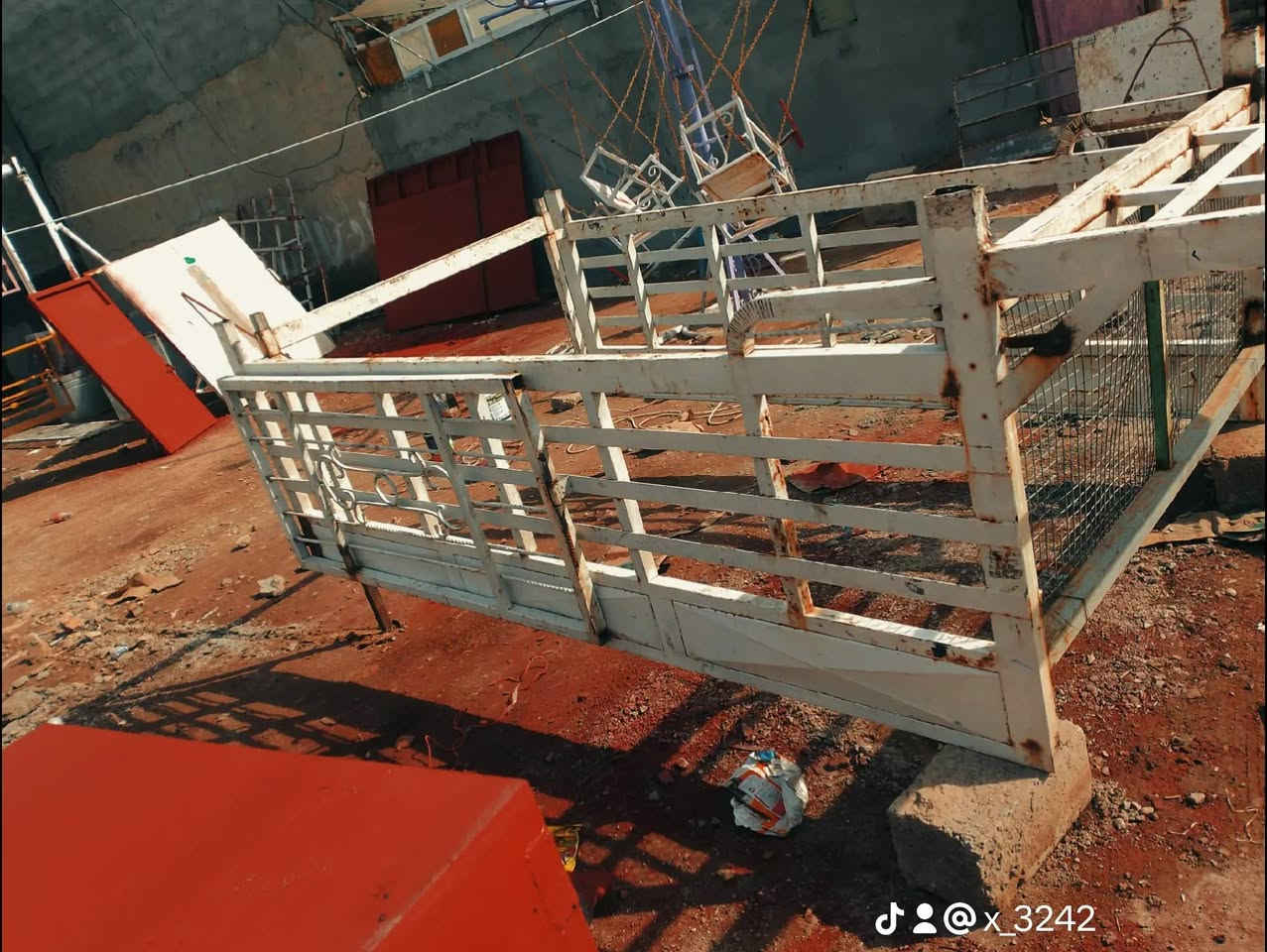 صبغ بانواعه انسب الأسعار درجة اولى هاي صور قبل وبعد الاتصال على رقم ***********
