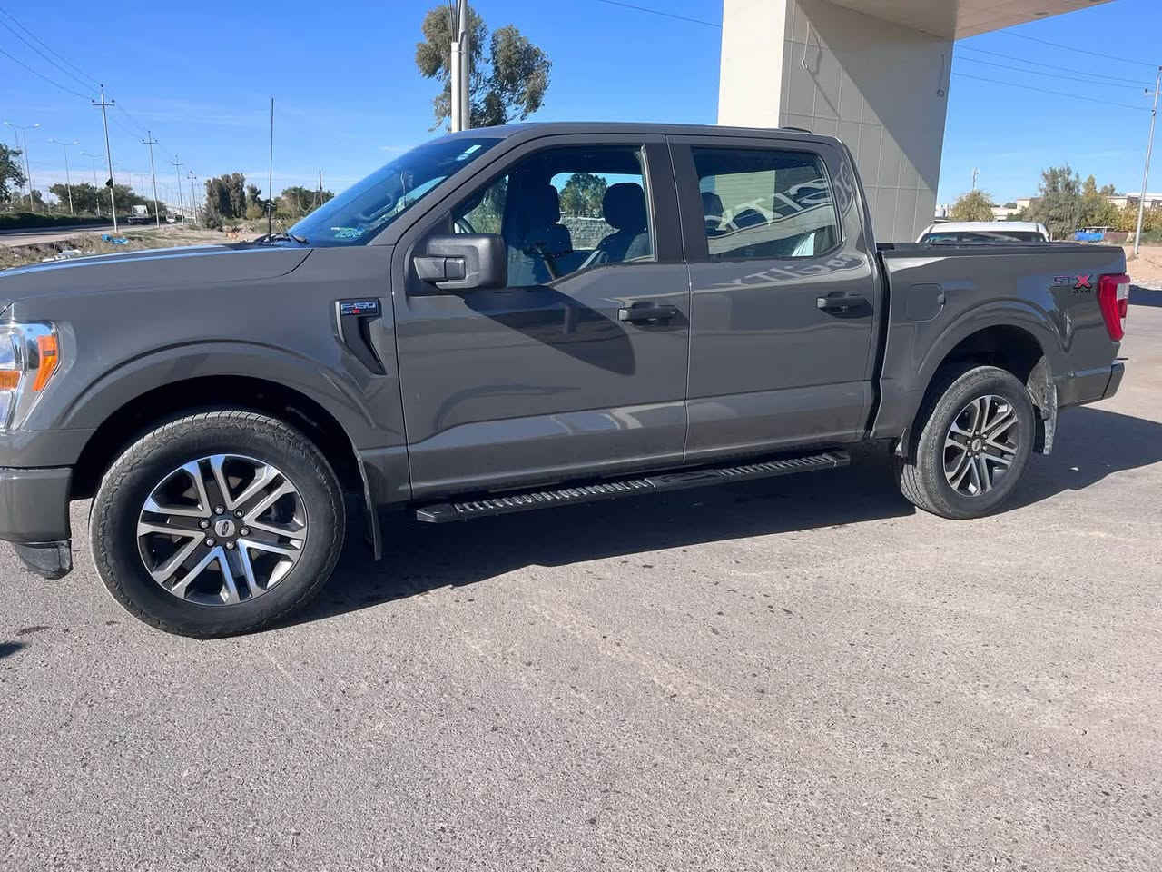 فورد  -F -150 موديل2021
سيارة كلين تايتل لون إسمنتي
فول فول مواصفات مكينة2700
تونتوربو ماشية 14000ميل
محرك كير واير بشرط مامفتوح 
سيارة حيل نظيفة كلشي عل بلاد جديد 
سنوية هزة كلشي جديد مدفوع لـ
باسمي السنوية بشرط تحويل وغرامـة
سيارة مابيـها دينار مصرف كامل من كل نواحي
رقم صاحب سيارة ***********
