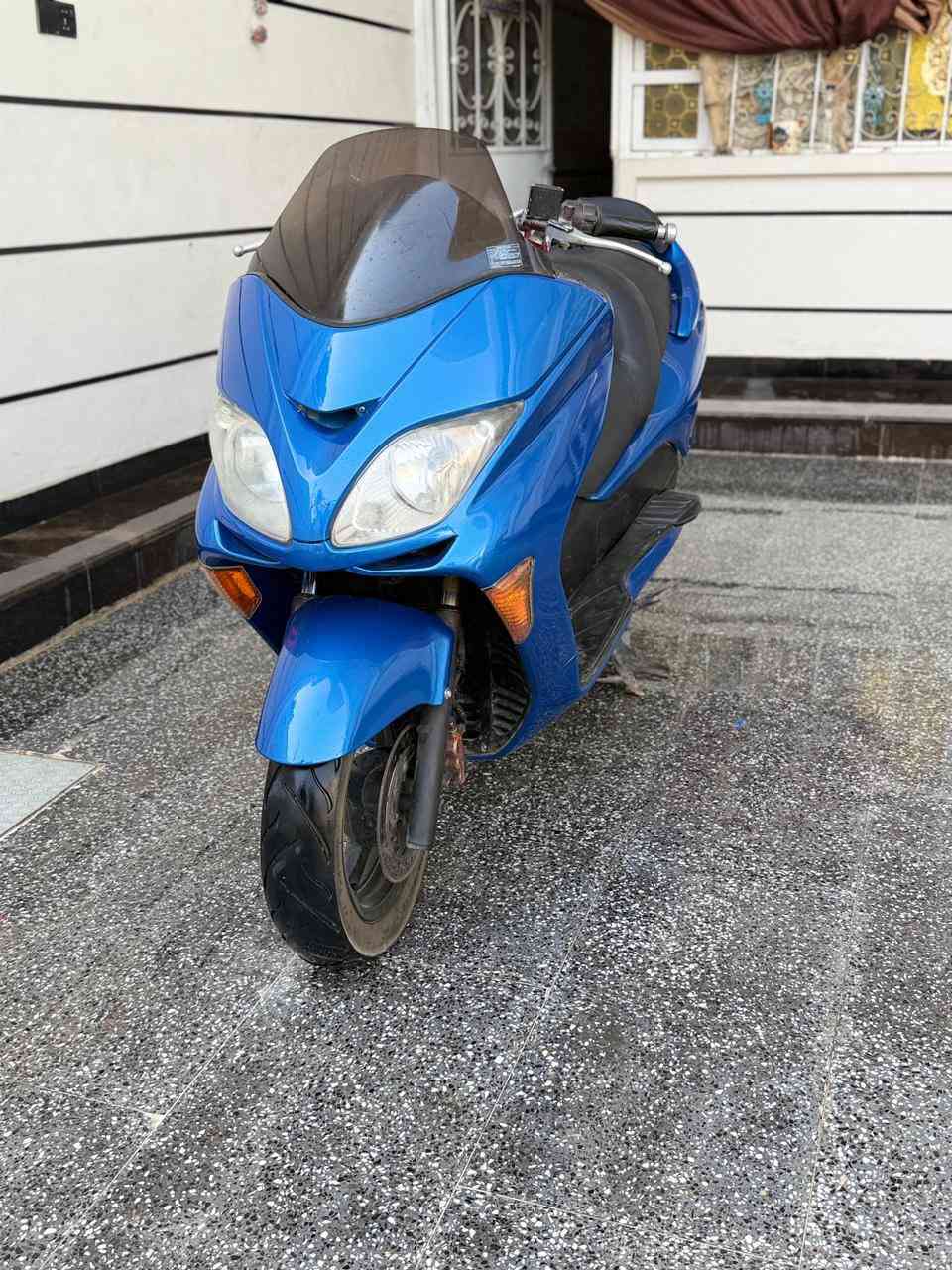 فؤرزه  بصمه 0/8 عميه بلادي   لون مميز
منضومه زنون ناعمه شلعه ؤمعدل فؤل كهربايات كلهه شغاله ؤراق كامله   و زوج تايرات جديد دراجه ما بيه اي نقص جاهزه كلهه سعره 950 مدينة الصدر 
هاتف***********
