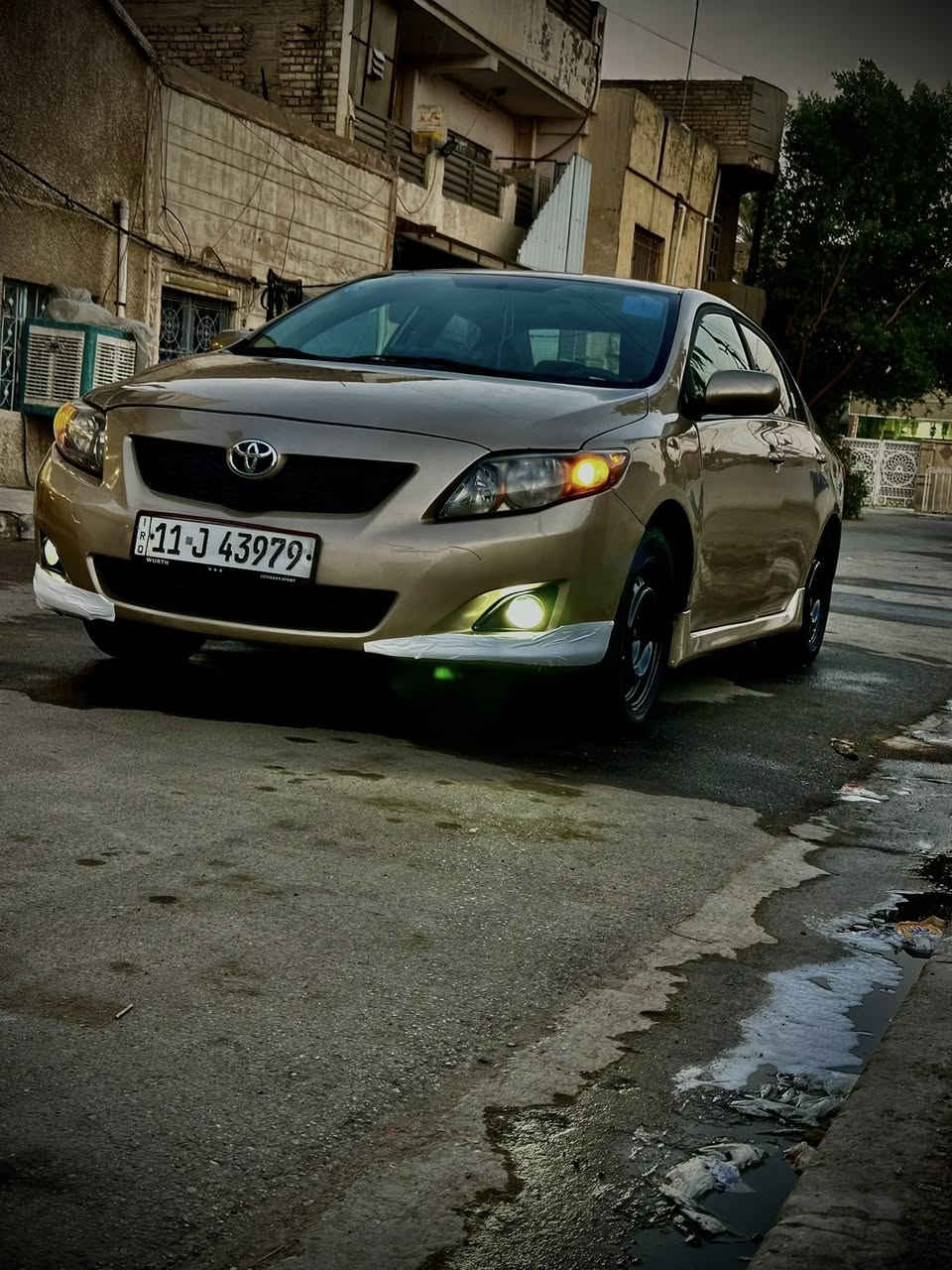 السلام عليكم 

  للبيع كورلا مديل 2009مصبوغه عام 

مكان السياره بغداد 
 
***********

السعر 90وبيه مجال
