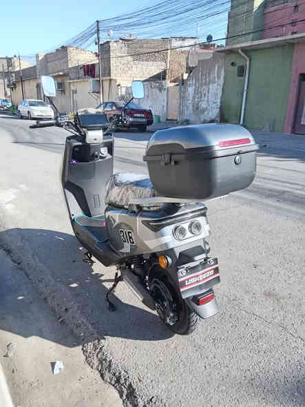 ماطور شحن للبيع مواصفات معروفه  نضيف صارلي شهر من اخذتو ماطور جديد كص ما بي شخط شرط وين ما يعجب ودي لون مميز لون رصاصي الماطور 2025 سرعتو 99 6 بطاريات دبل الماطور نضافه 100/100
السعر 700 وبي مجال قليل
رقم التلفون ***********
