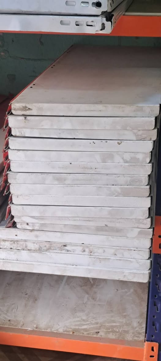 رفوف جداري ورفوف جانبي وسفينه 3 متر وغراض ملابس ورفوف خشب و رفوف ألمنيوم  ودكسنات رفوف مكاني بصرة ***********
