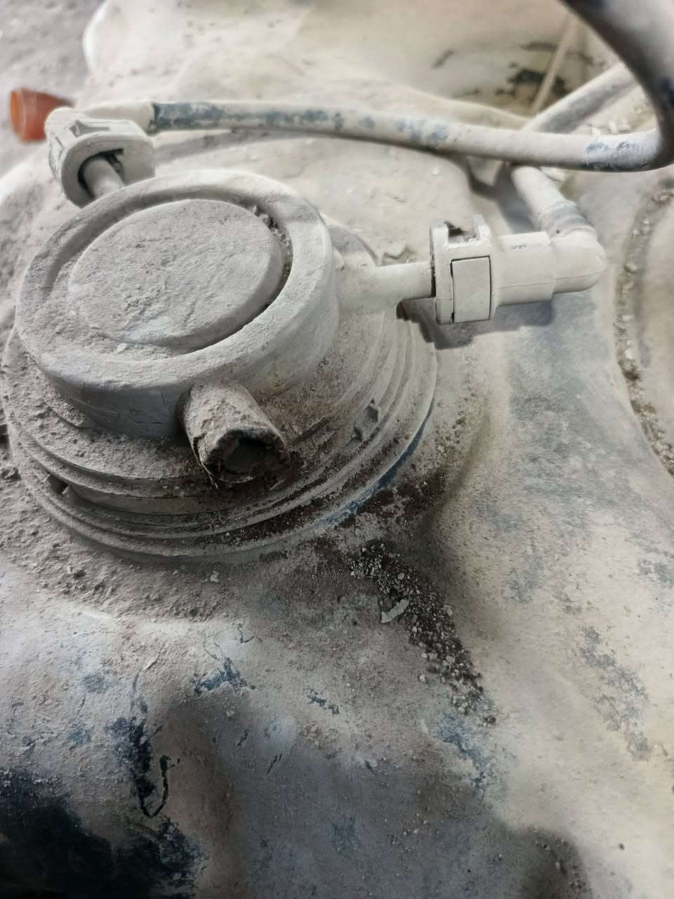 حلال الاخ حسين
تبديل خزان بانزين اصلي
مع مبخره تفصيخ اصلي
تبديل فيشه فيت بم اصلي
بعد ماكان يعاني من ريحه كلش قويه بفضل الله رجع كلشي بلادي   كل صوندات ع وضع شركه 
#دع_صيانه_لنا_وتمتع_بالقياد
***********
