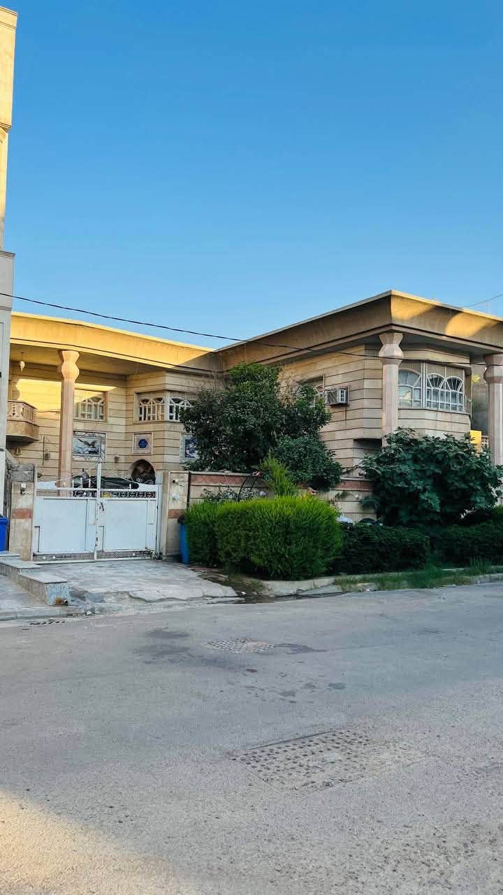 مكتب الودق للعقار
دار كلاسك يباع بسعر قطعة ارض العنوان شارع فلسطين محلة 506 
مساحة الدار 400متر واجهة 16 نزال 25 
موقع ممتاز جداً وقريب من الشارع العام 
وكهرباء خصخصة وا مطل على شارع T
للاستفسار يرجى الاتصال او المراسلة 
***********
خليفة التميمي 
او زيارة موقع المكتب الفرع الأول
شارع فلسطين حي المستنصرية قرب كلية الرافدين عمارة فرمان مكتب الودق للعقار 
وا الفرع الثاني زيونه محله 710 قرب نادي بلادي مكتب الودق للعقار 
ونستقبل كافة العروض السكنيه وا التجارية وا الايجارات  في شارع فلسطين وا المناطق المجاورة@الجميع
