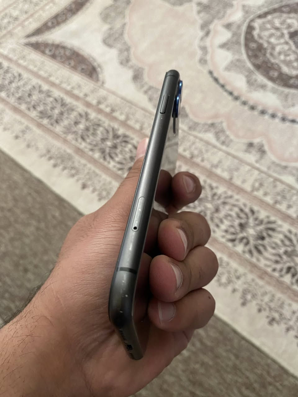 سلام عليكم 
ايفون ١١ عادي ذاكره ١٢٨ بطاريه ٧٤ شحنه كلش حلو تريد أبدلك بطاريه وكاله ضمان سنه ب٢٠ الف الجهاز نضافه عاليه كلش شاشه مبدله نوعيه كلش حلوه فيس إيدي شغال الجهاز كله شغال ومكفول من كلشي سعره ١٩٥ بس مجال بسيط كلش مكاني كربلاء فندق البارون توصيل موجود ***********
