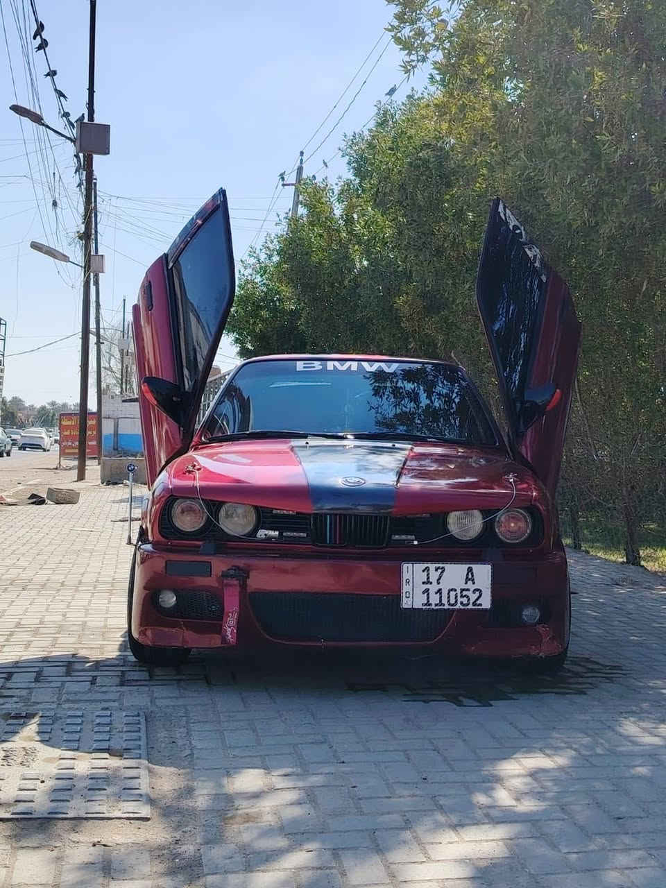 السلام وعليكم بي إم زعره موديل 1990 السياره مصبوغة عام كير مكينة خير من الله تخم تاير مكينة مسكر السياره مزود عليهه هواي شغلات كزوزات صوت كلش حلو دمامات صوت هواي بيهه شغلات السعر 48 مكاني بغداد البياع الرقم ***********
