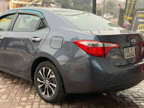 السلام عليكم للبيع كورلا 2016leتحويل فقط  وارد امريكي جاملغ فقط بدون ايرباك بدون لغود بلعراق بارد بل هلال الجاملغ الخلفي كير محرك مكفول السياره حلو و نضيفه 
كامره خلفيه 
شاشه بلادي
تحكم ستيرن 
كروز سرعه
بصمه 
بجم زنون
السع128$ بيها مجال
المكان بغداد 
***********وتساب موجود بغداد
