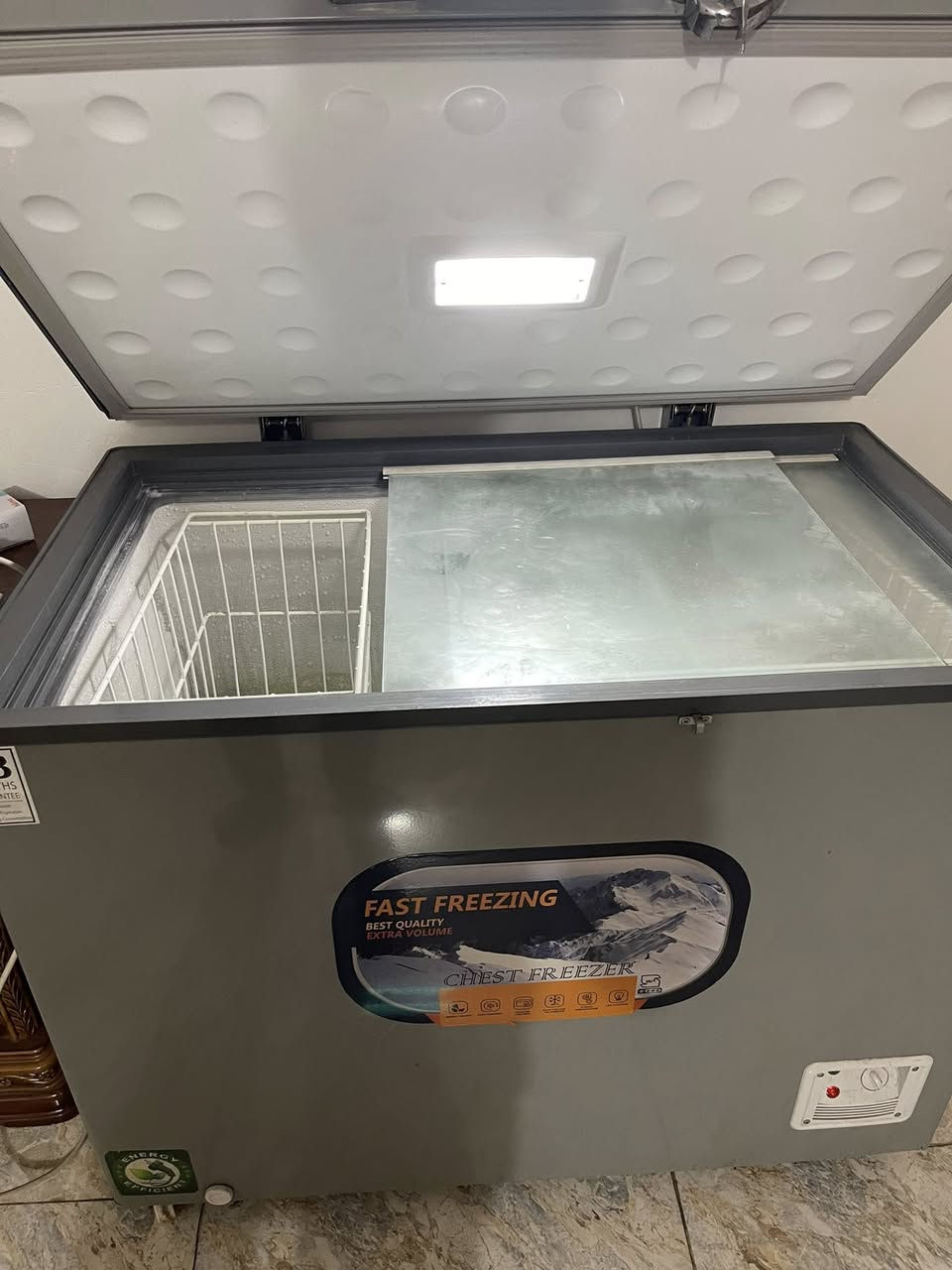 مجمده نظيفه السعر 150 بيه مجال
***********
