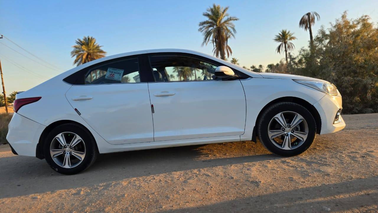 سلام عليكم سيارة  اكسنت للبيع2019وارد خليجي بيهة ضربة بصيطة بل باب الخلفي
فول مواصفات فتحت صقف اشاير مري شفط اربعة ديسك مكينة ألف او ستمية دكشن عالي رقم اربيل ماشية 170 السعر120او بيهة مجال بصيط سيارة مال جناي مكاني كربلاء طويريج رقمي ***********
