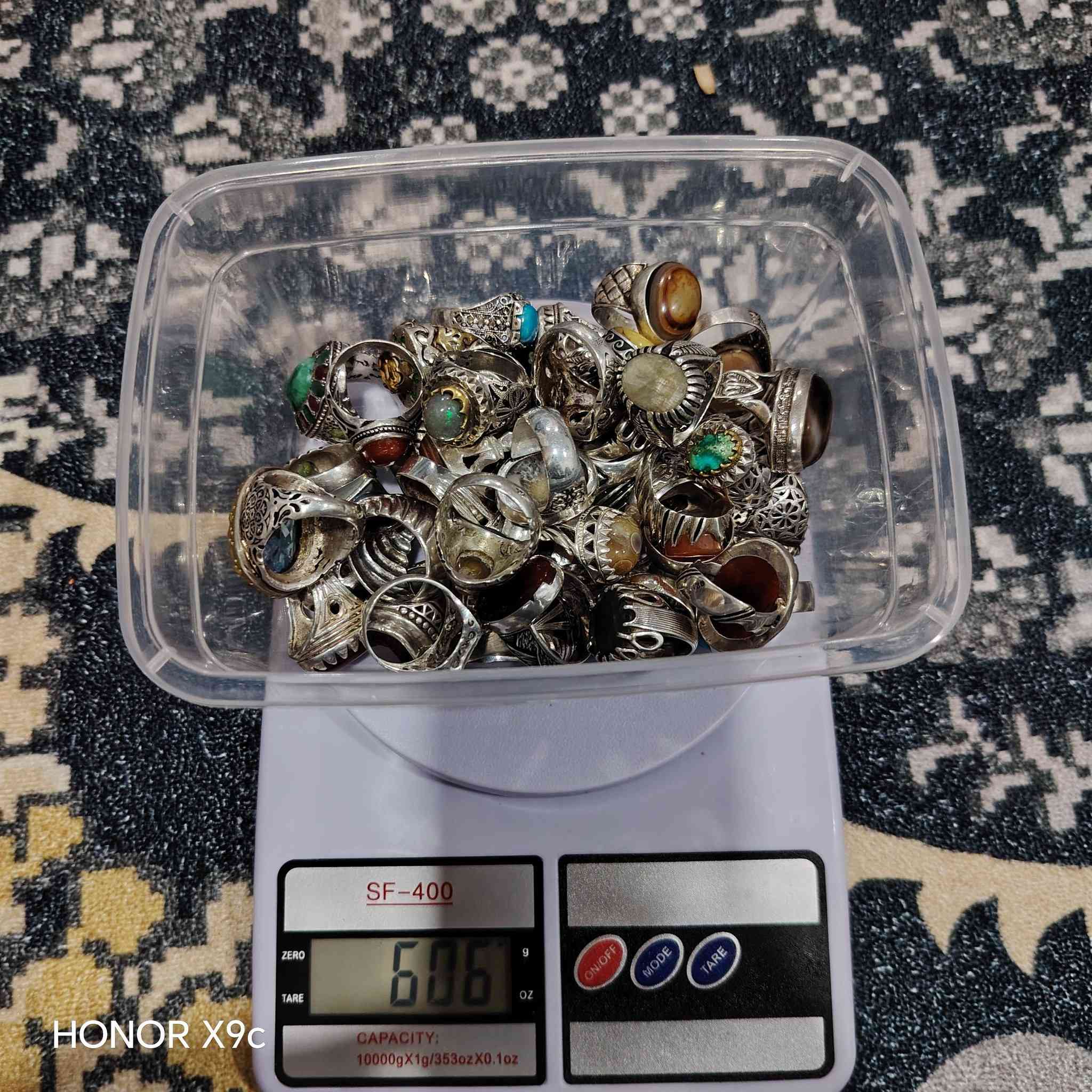 ابيعهن شلع للتواصل
***********
